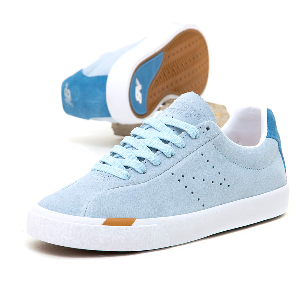 NM22 (Blue / White)
