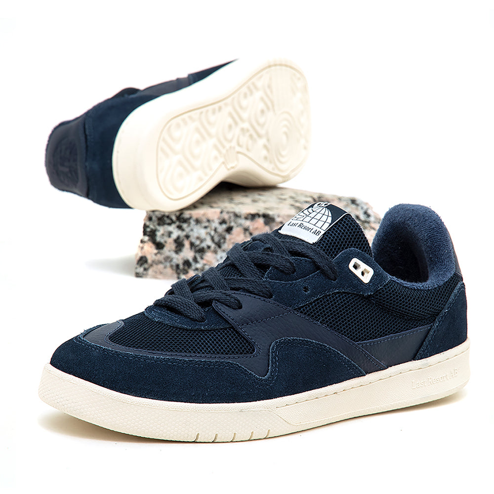 CM002 Lo (Dark Navy / White)