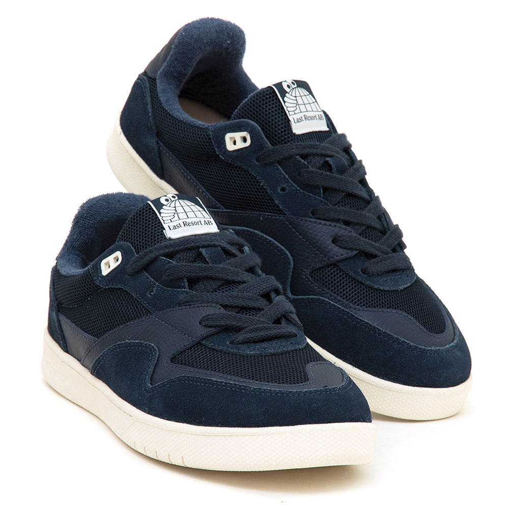 CM002 Lo (Dark Navy / White)