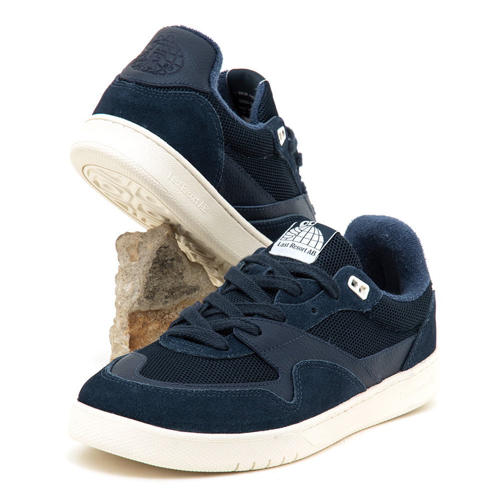 CM002 Lo (Dark Navy / White)