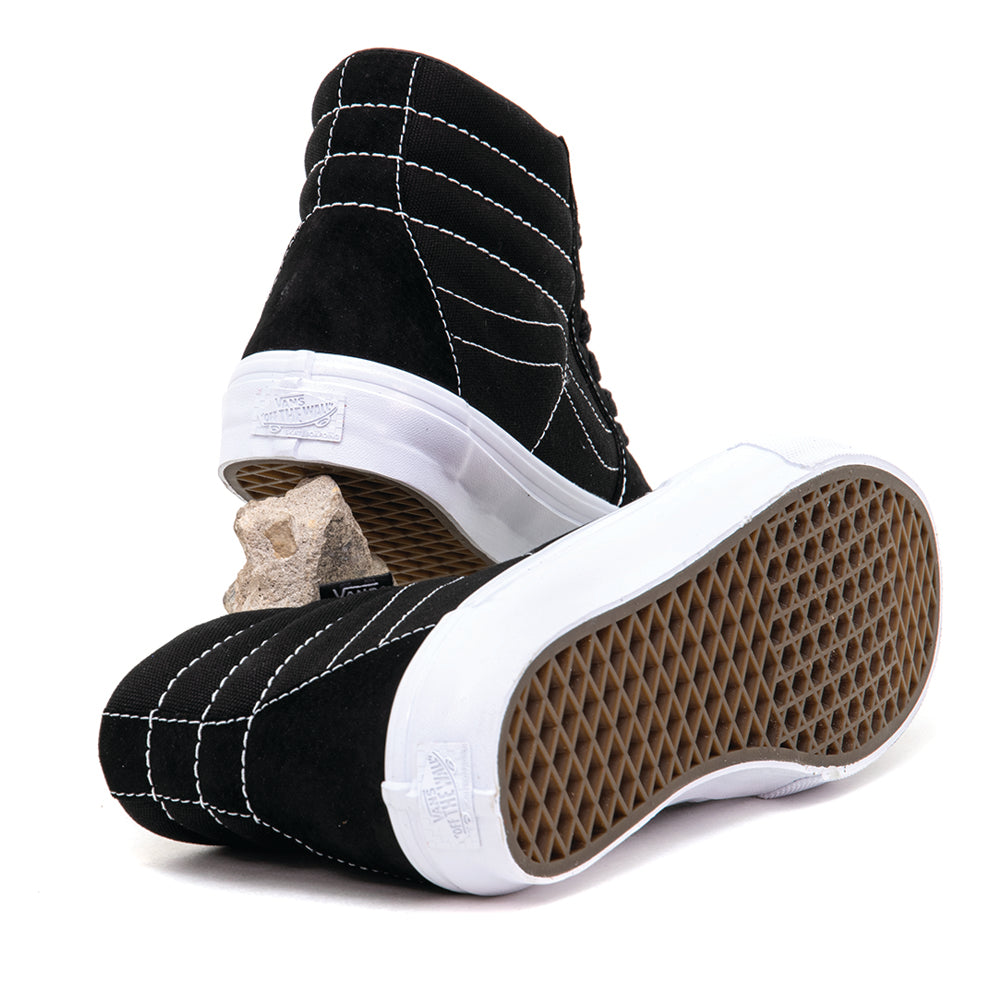 Skate Sk8-Hi VCU (Essential Black) VBU