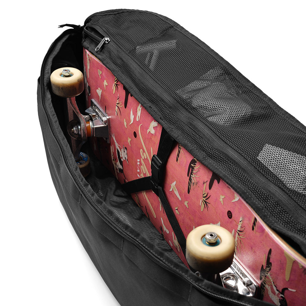 Skate Carrier 32L (Black Out)