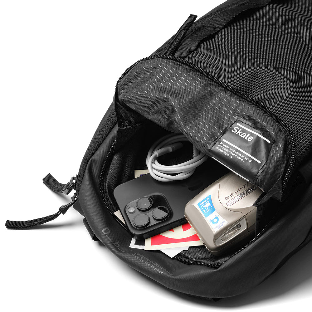Skate Carrier 32L (Black Out)