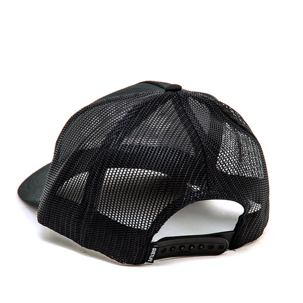 Middle Of Nowhere Snapback Trucker Hat (Black)