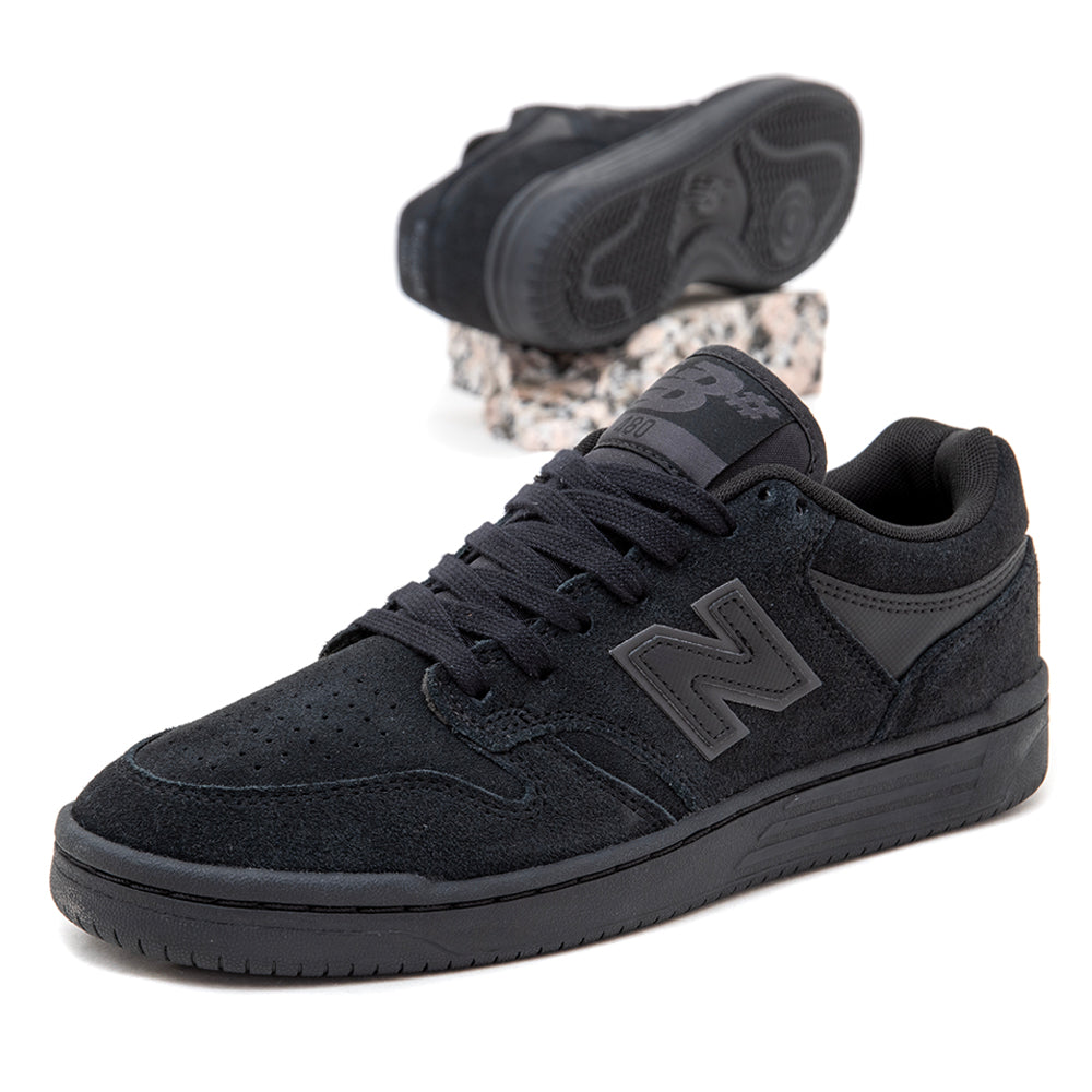 NM480 (Black / Black)