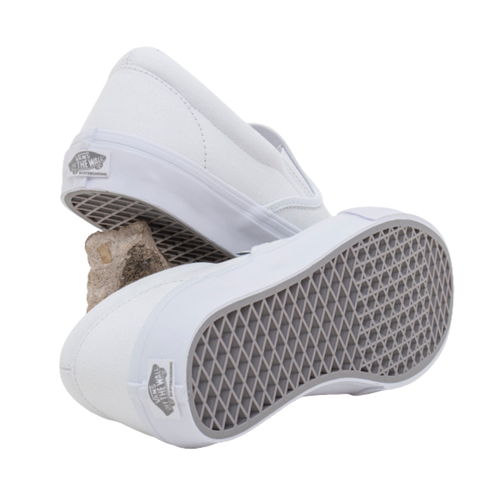 Skate Slip-On (True White) VBU